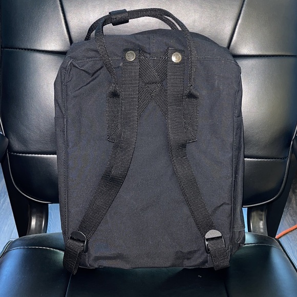 Fjallraven Kanken Classic Backpack 16L - Black - Picture 2 of 3